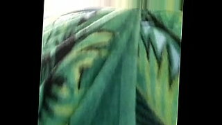 एलिसनबेल का वीडियो एक कामुक कौगर के साथ एक गर्म मुठभेड़ को दर्शाता है।