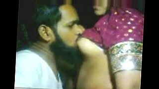भारतीय एमएमएस सुविधाएँ गर्म समूह सेक्स.