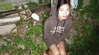 Aziatische tiener POV-babe showt zichzelf
